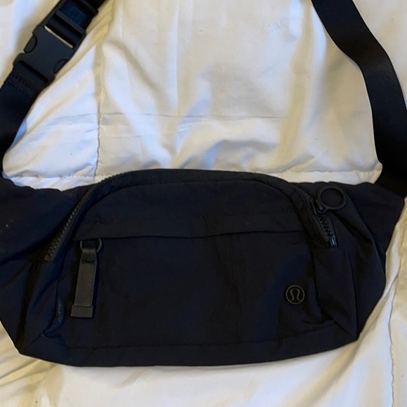lululemon athletica Handbags - Lululemon On The Beat Belt Bag *4.5L